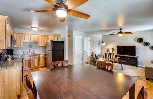 Old Town West Apartment | Charming Old Town Flat - King bed comfort