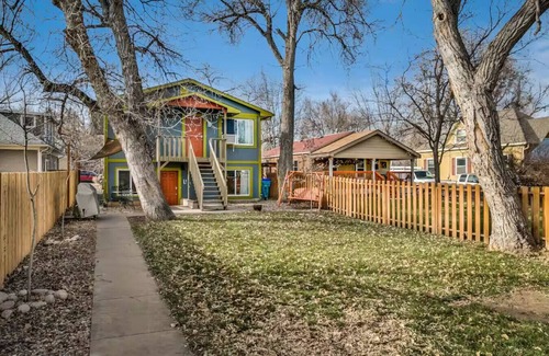 Old Town West Apartment | Charming Old Town Flat - King bed comfort
