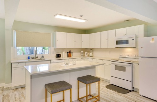 Omaha House | Charming Omaha Getaway - 3 Mi to Baxter Arena!