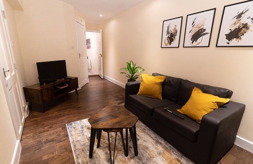 Alibon Apartment | Charming One Bedroom Apartment