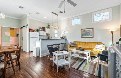 East Riverside House | Charming One Bedroom East Riverside Cottage