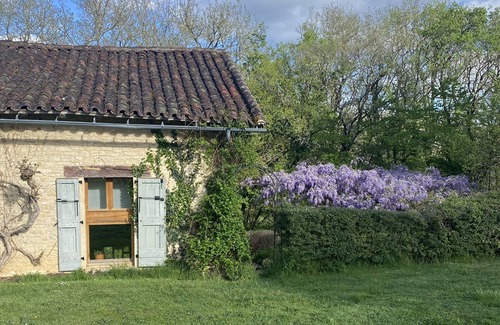 Pontcirq Cottage | Charming one bedroom gite near Cahors with pool