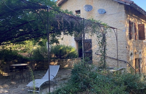Pontcirq Cottage | Charming one bedroom gite near Cahors with pool
