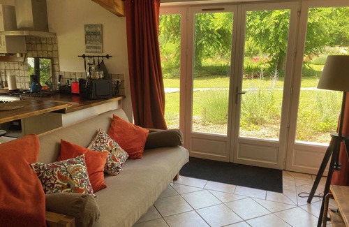 Baneuil House | Charming one bedroom Gite with newly renovated swimming pool