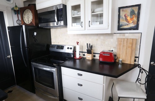 Dallas Apartment | Charming one bedroom historic home in Lakewood area of Dallas