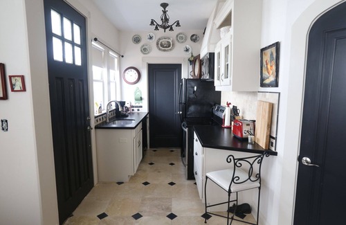 Dallas Apartment | Charming one bedroom historic home in Lakewood area of Dallas