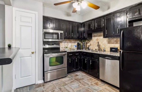 Downtown Nashville Apartment | Charming One-Bedroom Condo on Music Row