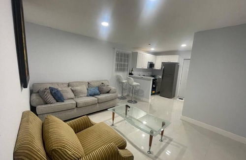Seybold Apartment | Charming one bedroom with AC and WiFi in lovely Miami