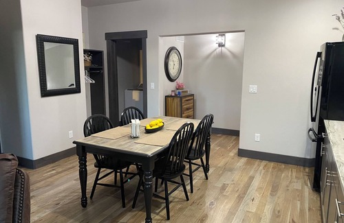 Palmer Lake Apartment | Charming Palmer Lake Loft: 1-bdrm LOFT, full bath, kitchen, smart TV, WiFi, AC