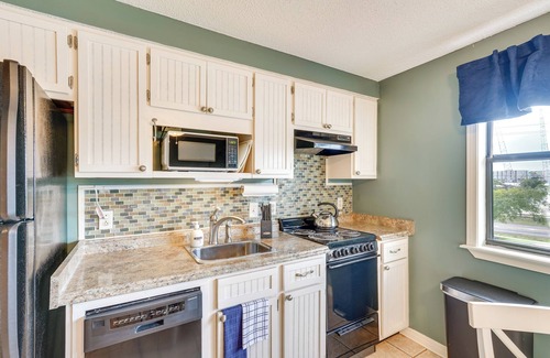 Gulf Lagoon Beach Apartment | Charming Panama City Studio w/Community Pool!