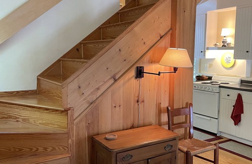 Belmont House | Charming peaceful lakefront cottage near seacoast towns of Belfast and Camden