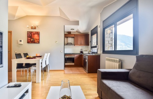 Engolasters Apartment | Charming Penthouse near Caldea HUT-6793