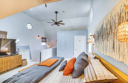 Pentwater House | Charming Pentwater Home < 1 Mi to Lake Michigan!
