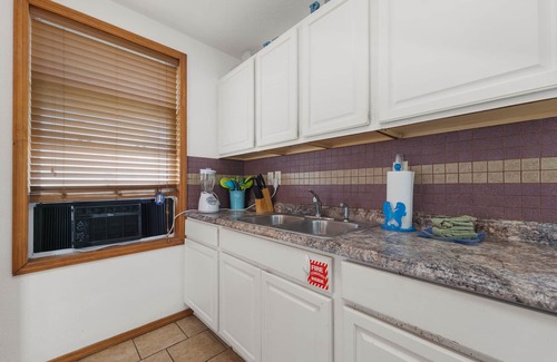 Ormond Beach Condo | Charming Pet Friendly Cottage Home With Ocean Views