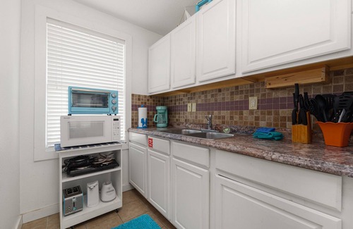 Ormond Beach Condo | Charming Pet Friendly Cottage Home With Ocean Views