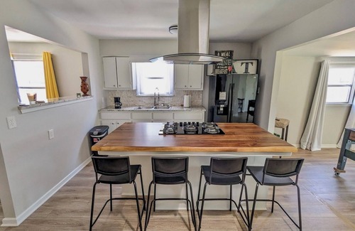 Washington Ave./ Memorial Park House | Charming Pet friendly 2-bedroom house in lovely Houston inside the loop