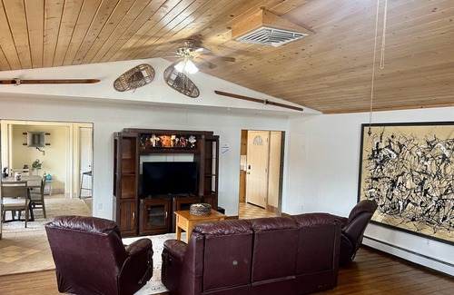 Cody House | Charming, pet friendly home close to area attractions in beautiful Cody!