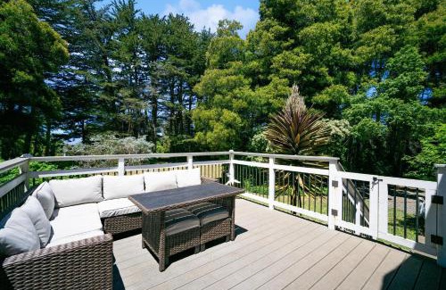 Fort Bragg House | Charming Pet Friendly Coastal Getaway home