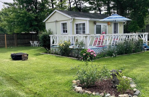 Lexington Cottage | Charming Pet-Friendly Cottage on Lake Huron