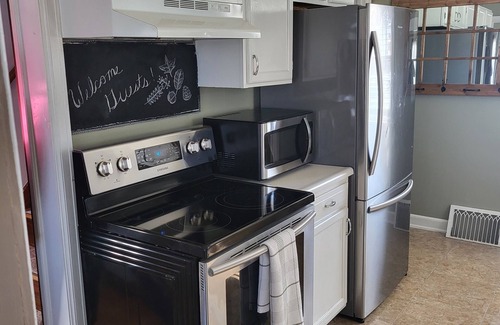Manitowoc House | Charming Pet-friendly Home Close To The Green Bay Packers And Lake Michigan!