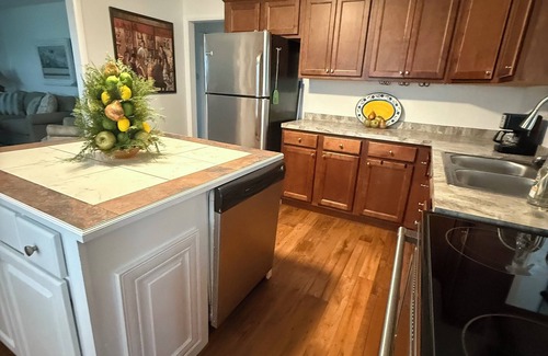 Millsboro House | Charming, Pet Friendly 2 bedroom Cottage in Millsboro - close to golf and beach