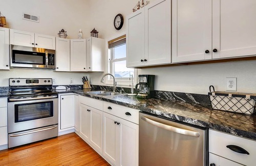 South Nags Head House | Charming Pet Friendly Oceanfront Nags Head Rental