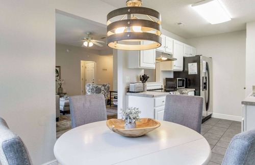 Ferry Pass House | Charming Pet friendly 3-bedroom house near UWF in Pensacola cozy fenced yard!