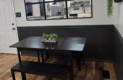 St. Peters House | Charming, Pet friendly, Long stay discounts, 6 miles to Convention Center