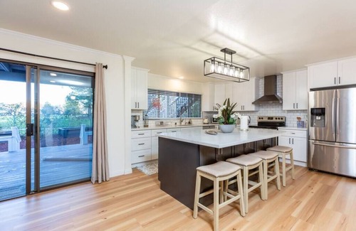 Rohnert Park House | Charming Petaluma Retreat: Golf Course&Winery View