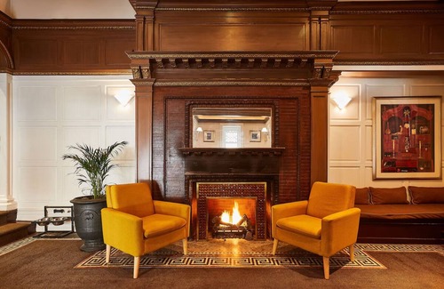 Gayborhood Hotel | Charming Philly Boutique Room - Your Historic Getaway