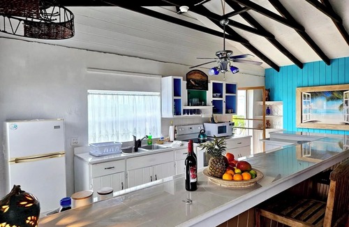 Balfour Town House | Charming 'Pirates Hideaway stunning Ocean Views' , SALT CAY