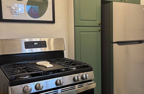 Dormont House | Charming Pittsburgh Getaway - Private Home - 2 Beds