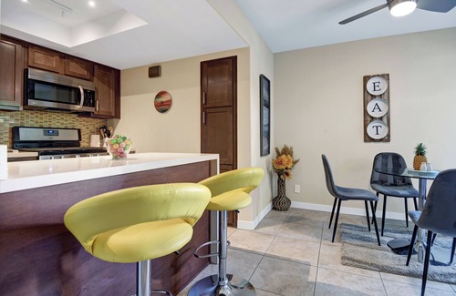 Tahquitz River Estates Condo | Charming pool side condo on the beautiful south side of Palm Springs. n
