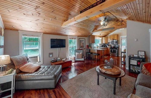 Analomink Cottage | Charming Private Lakefront Cottage Perfect setting on your Pocono getaway.