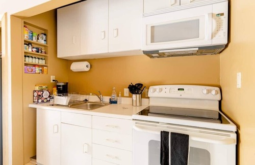 Rancho Santa Fe Apartment | Charming & Private Guesthouse on a Working Horse Rescue Ranch