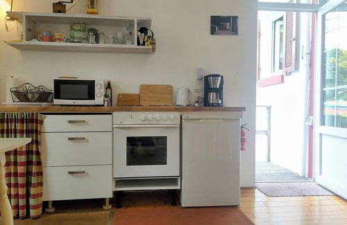 Oggersheim Apartment | Charming Private Apartment with Garden