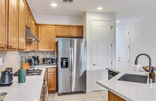 North San Jose House | Charming Private bedroom with Private Bath near Tech Hub & Hospitals in San Jose