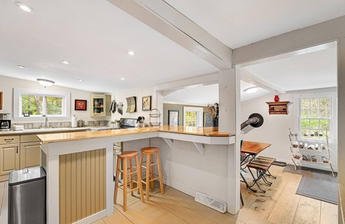East Dover House | Charming Private Cabin w/Full Kitchen & High-Speed WiFi - Near Mountain