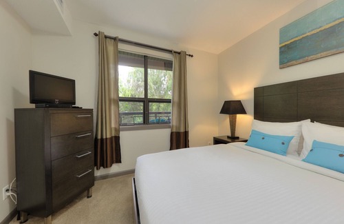 South Pandosy Condo | Charming Private Condo, Near Beach At Family Friendly Playa del Sol Resort