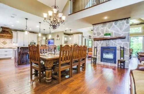 Gainesville House | Charming Private Estate Near WorldStar Casino- Sleeps 10