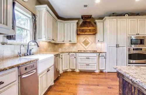 Gainesville House | Charming Private Estate Near WorldStar Casino- Sleeps 10