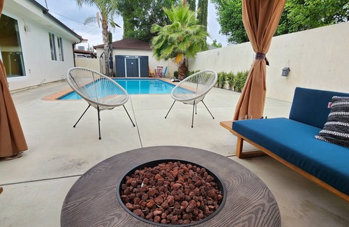 Tarzana Apartment | Charming Private Guesthouse with Pool