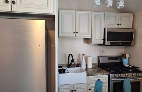 La Mesa Cottage | Charming, private, pet friendly cottage close to all that San Diego has to offer