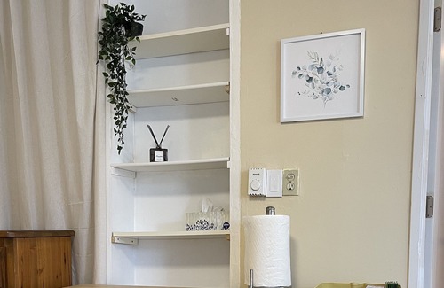 Steveston House | charming private room ensuite