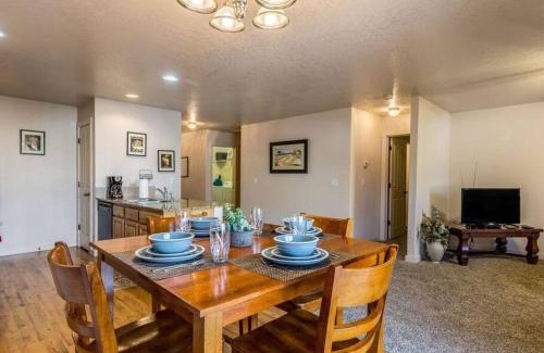Meridian House | Charming Private Twnhome w/Large Fenced Yard (58)
