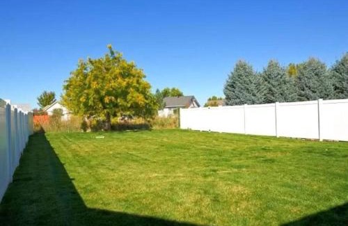 Meridian House | Charming Private Twnhome w/Large Fenced Yard (58)