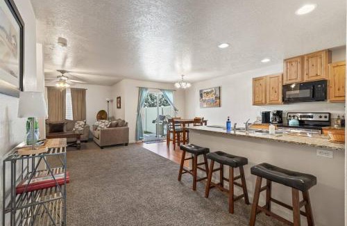 Meridian House | Charming Private Twnhome w/Large Fenced Yard (58)