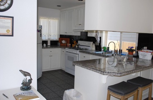 Columbia City House | Charming private 2-bedroom house with WiFi, AC in enchanting Columbia City