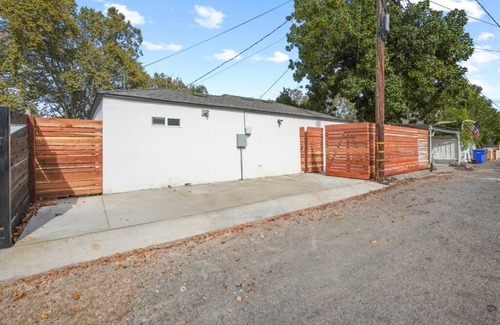 Turlock Apartment | Charming professionally designed studio in pleasant Turlock
