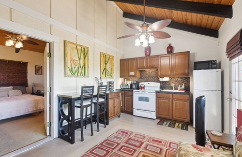 Kalaoa House | Charming Pu'ukala Sunset - Near Hiking and Golf by RedAwning